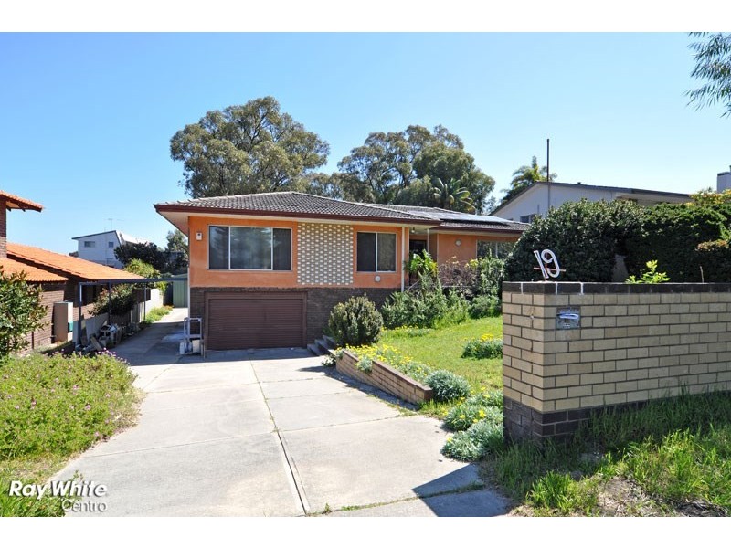 19 Kalinda Drive, City Beach WA 6015