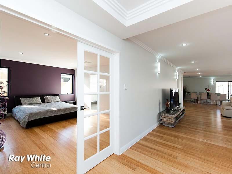 47 Marsdenia Road, Halls Head WA 6210