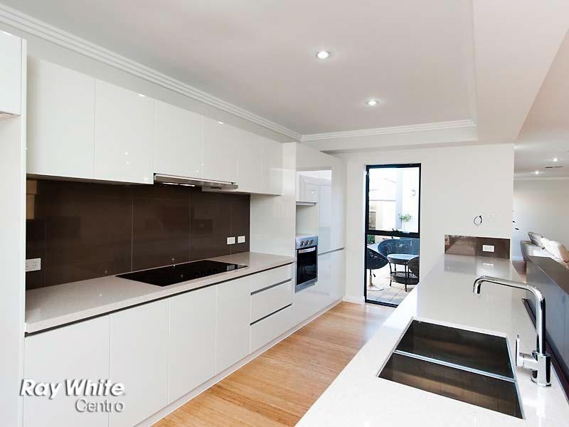 47 Marsdenia Road, Halls Head WA 6210