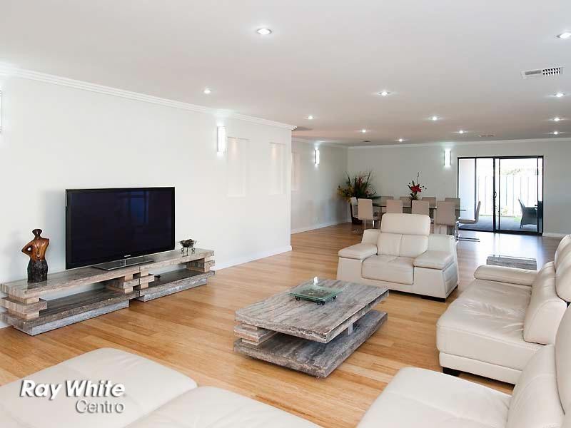 47 Marsdenia Road, Halls Head WA 6210