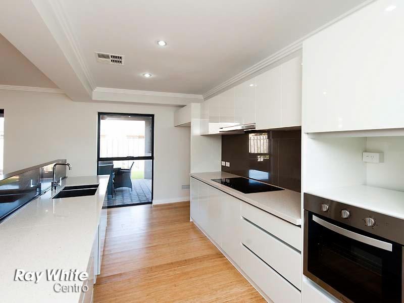 47 Marsdenia Road, Halls Head WA 6210