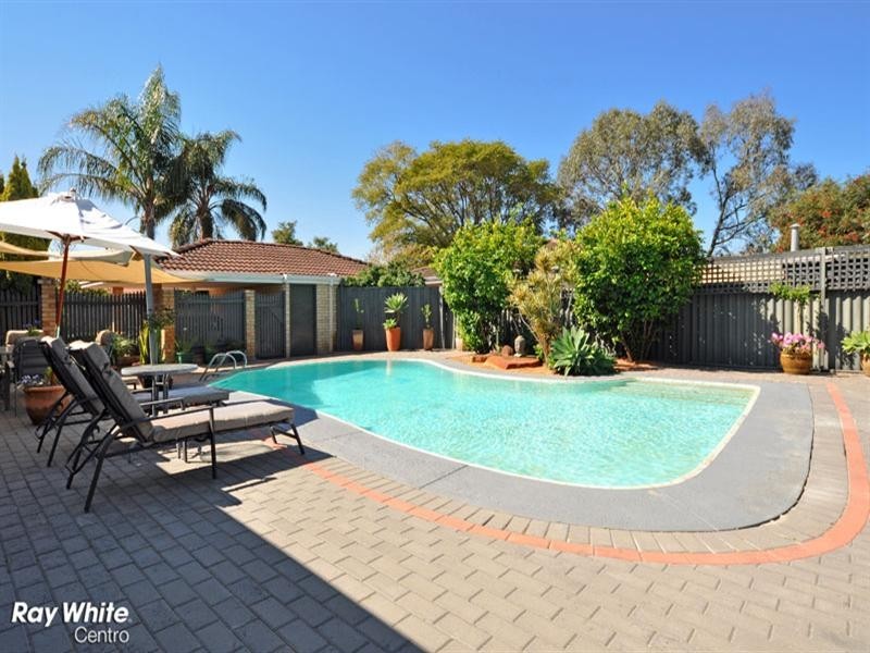 12 Lukin Way, Bassendean WA 6054