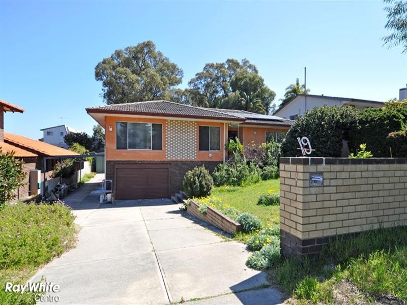 19 Kalinda Drive, City Beach WA 6015