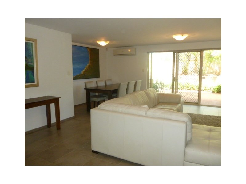 2/5 Denton Street, Wembley WA 6014