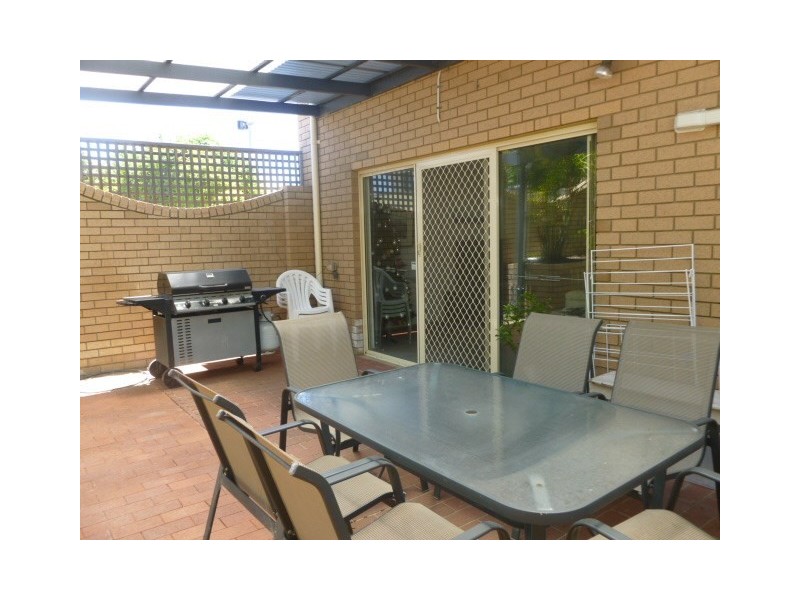 2/5 Denton Street, Wembley WA 6014