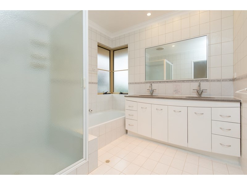 2/15 Kinsella Street, Joondanna WA 6060