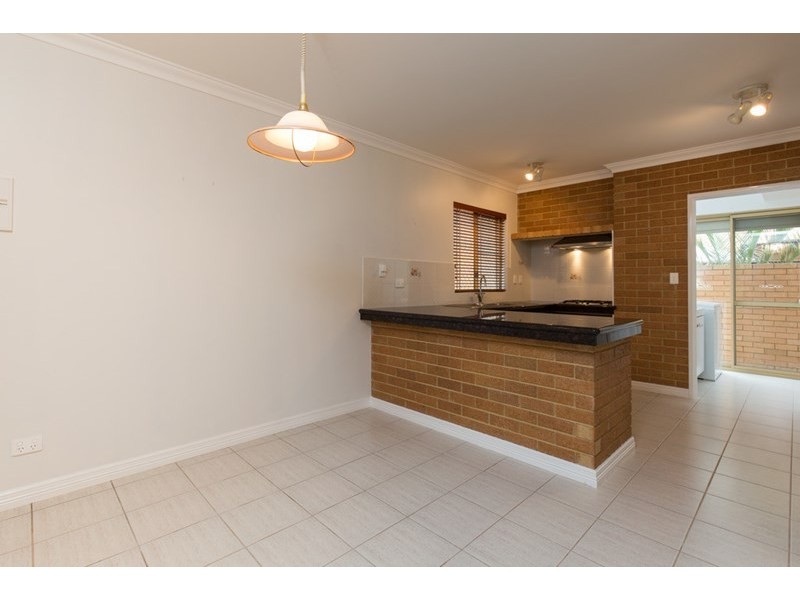 2/15 Kinsella Street, Joondanna WA 6060