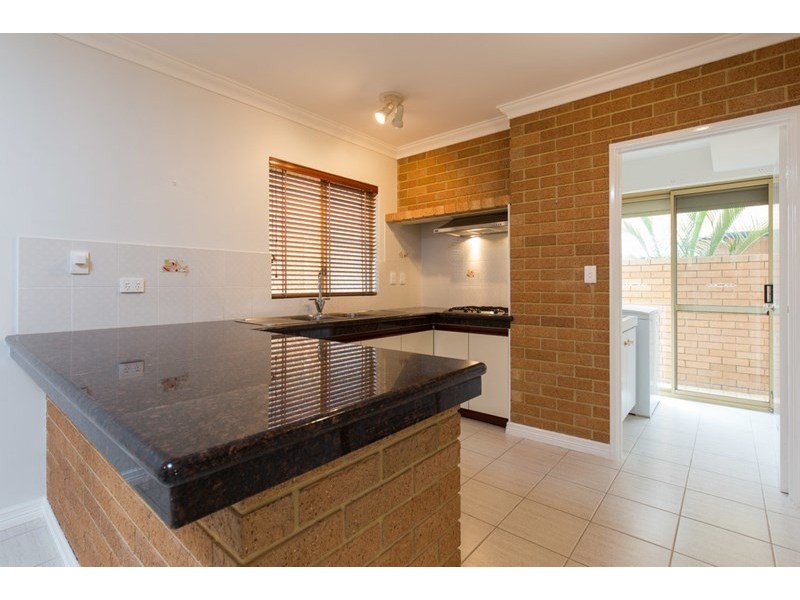 2/15 Kinsella Street, Joondanna WA 6060