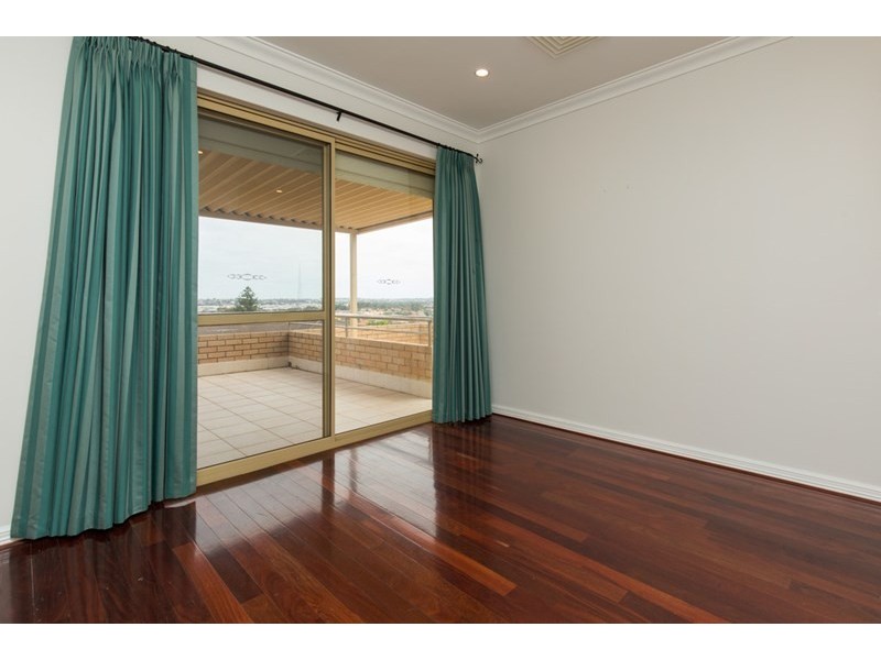 2/15 Kinsella Street, Joondanna WA 6060