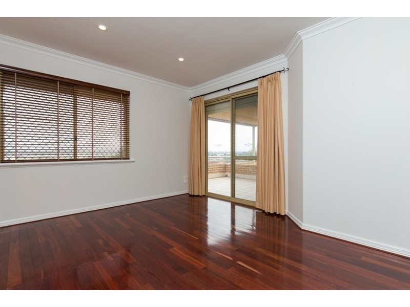 2/15 Kinsella Street, Joondanna WA 6060