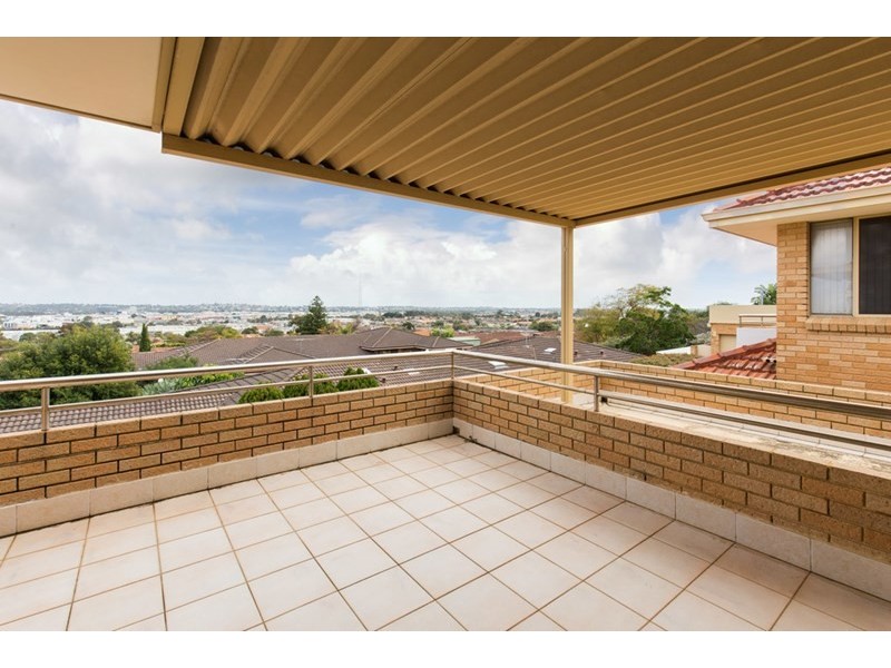 2/15 Kinsella Street, Joondanna WA 6060