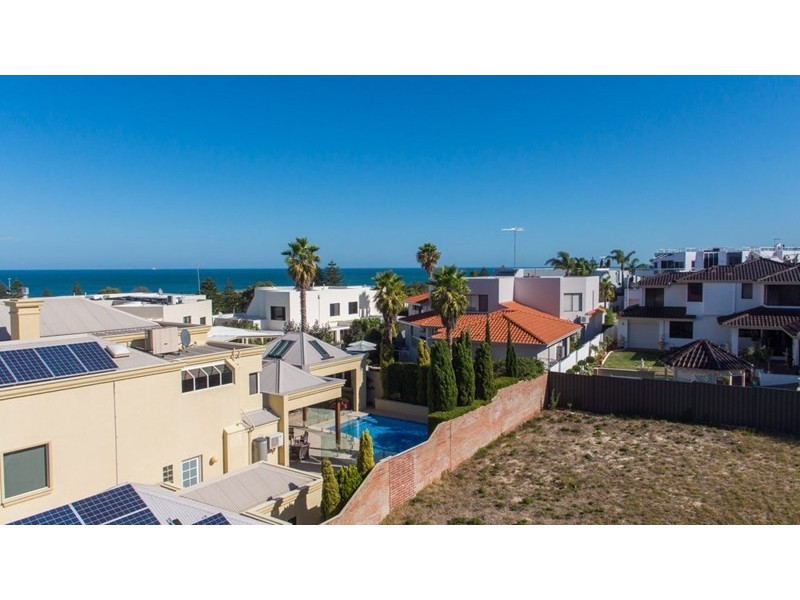 4 Taworri Way, City Beach WA 6015