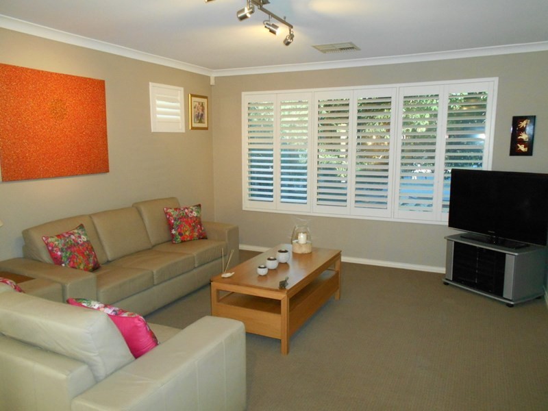 11 Darbyshire Drive, Subiaco WA 6008