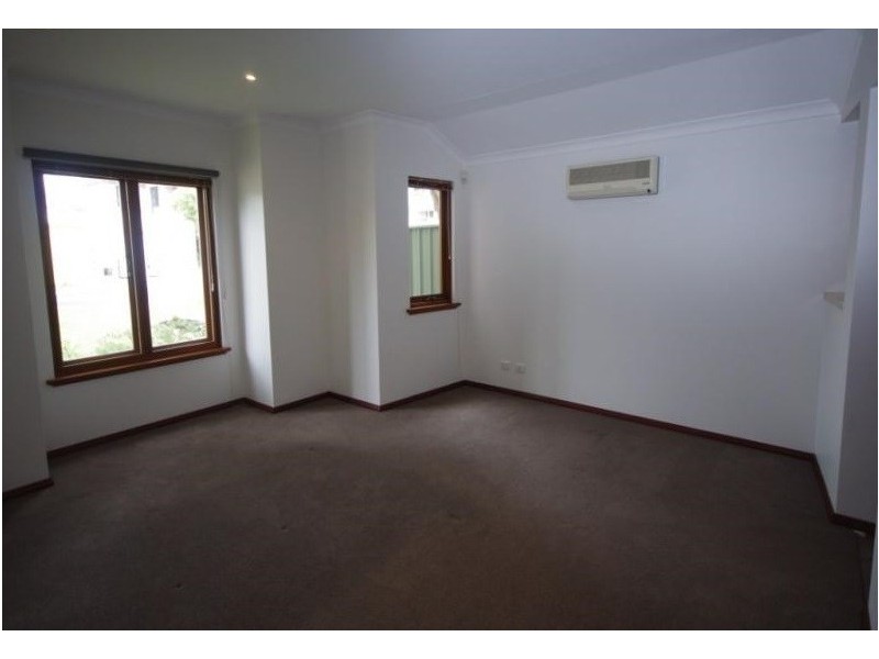 7B Clydesdale Street, Alfred Cove WA 6154