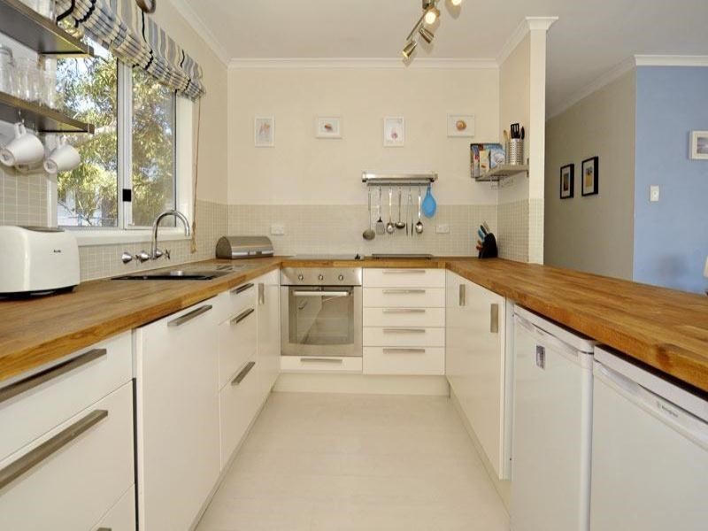 8 Harris Street, Guilderton WA 6041