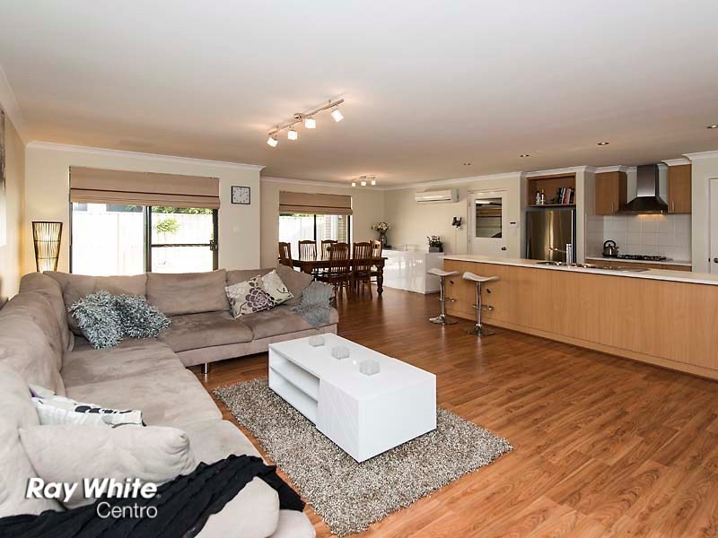 12 Papillon Road, Success WA 6164