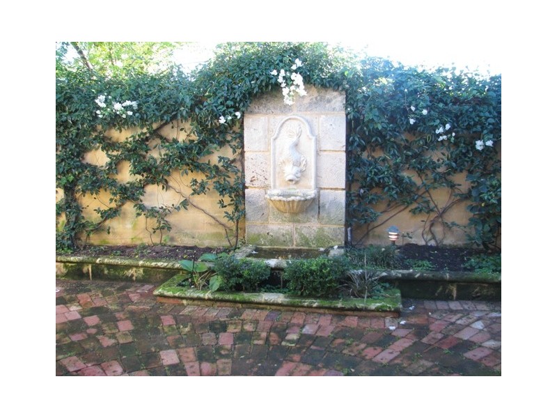 2/25 Barnfield Road, Claremont WA 6010