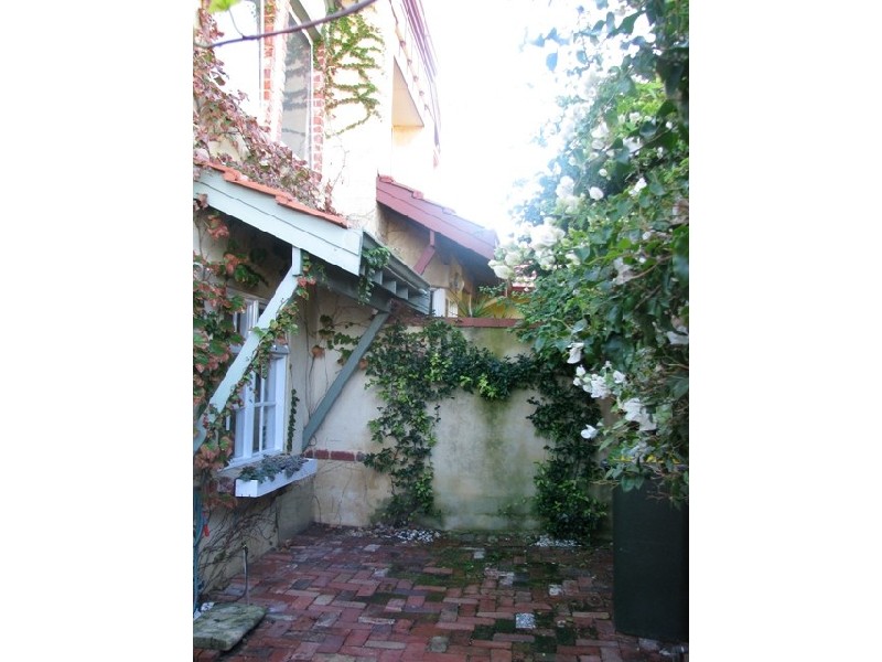 2/25 Barnfield Road, Claremont WA 6010