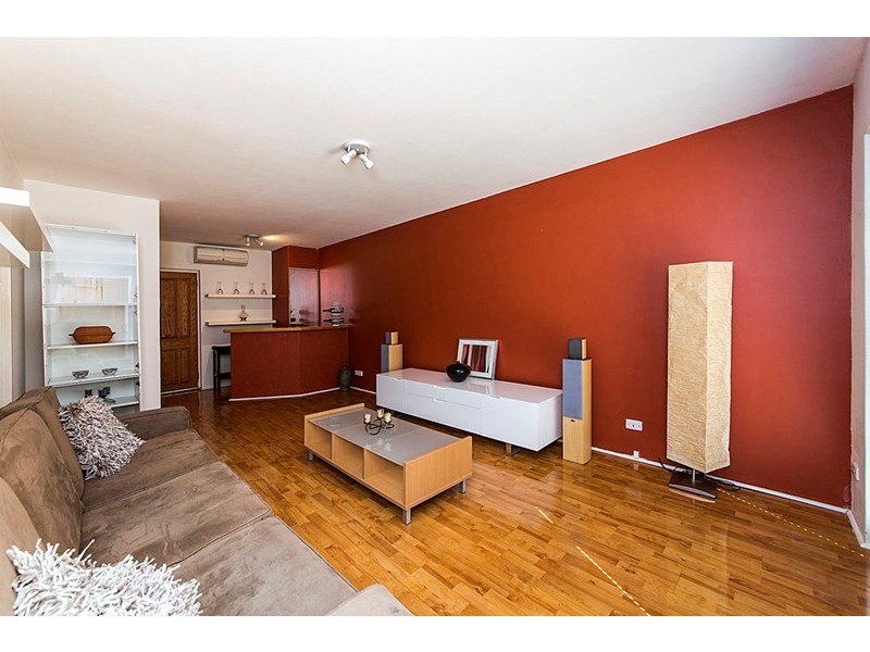 51/42 Pollard Street, Glendalough WA 6016