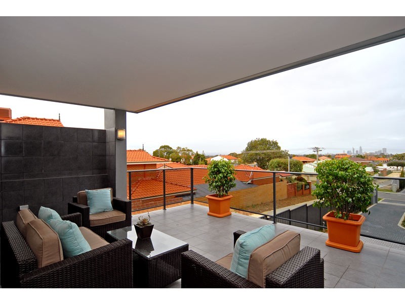 21c Tuart Street, Yokine WA 6060