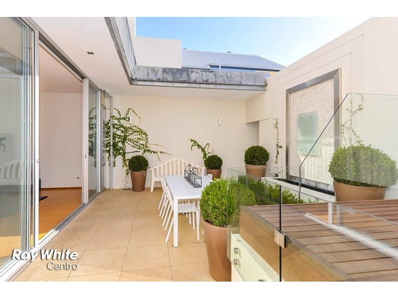 32 Mere View Way, Subiaco WA 6008