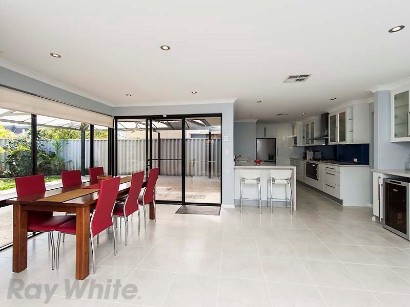 11 Honeyeater Circle, Wembley WA 6014