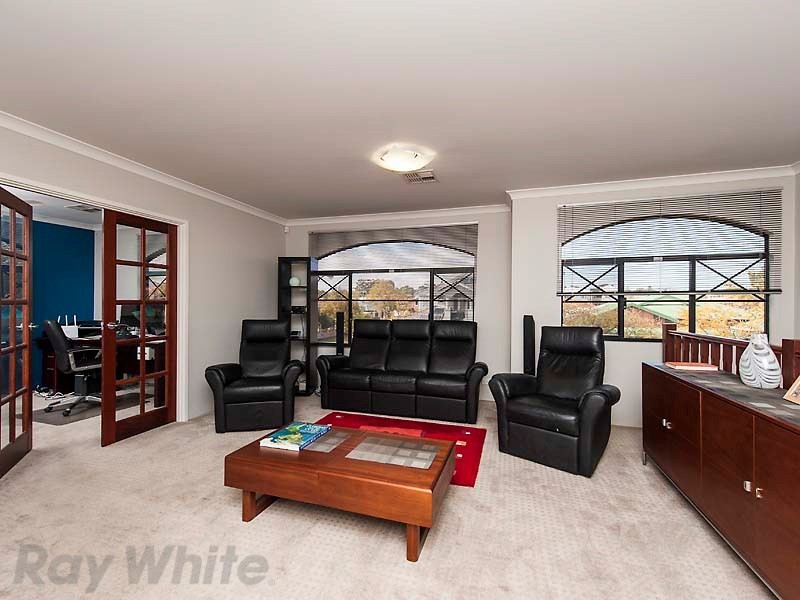 11 Honeyeater Circle, Wembley WA 6014