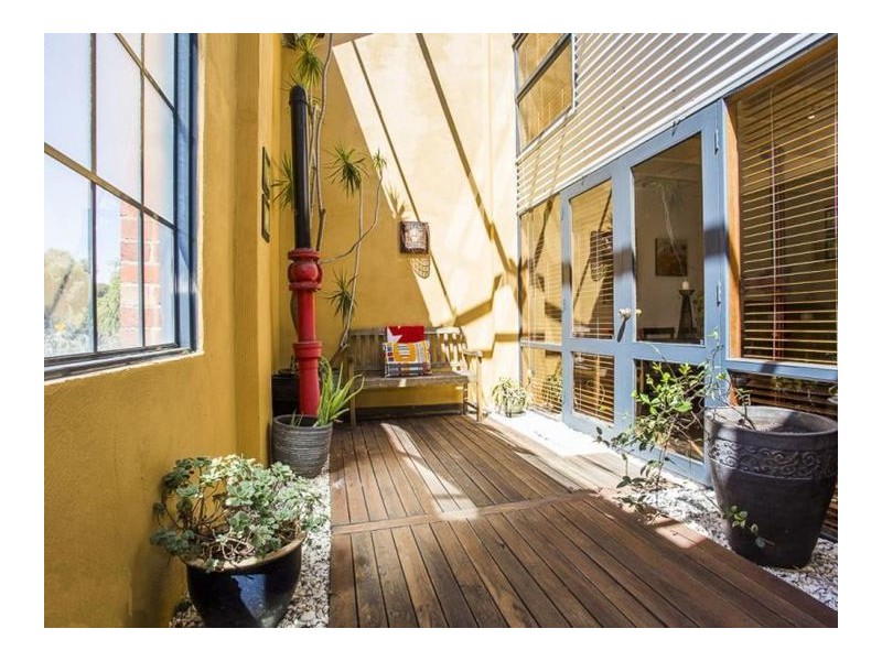 2/3 Harvest Road, North Fremantle WA 6159