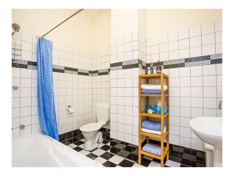 2/3 Harvest Road, North Fremantle WA 6159