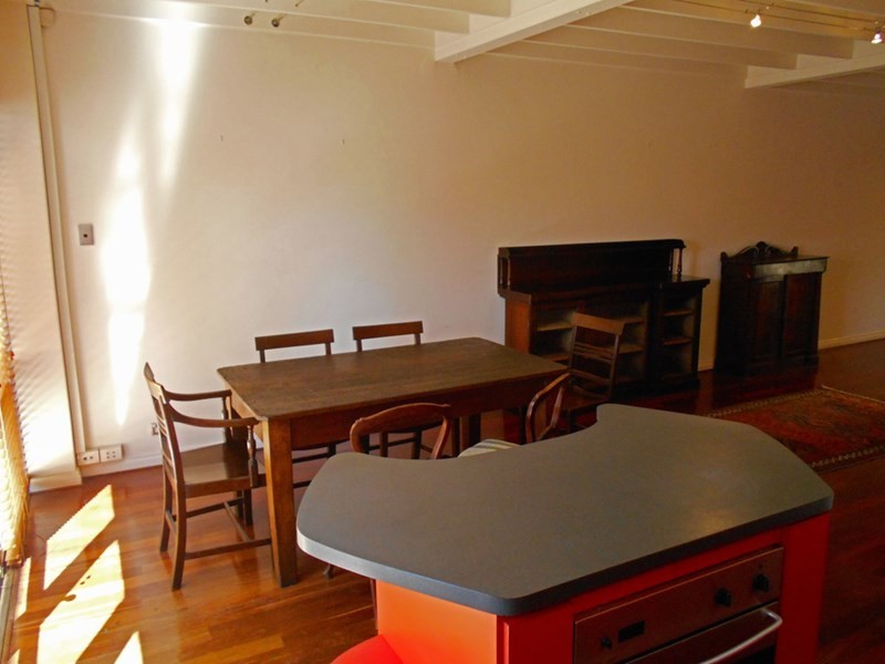 2/3 Harvest Road, North Fremantle WA 6159