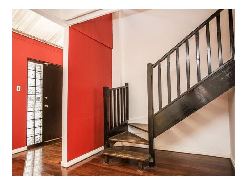 2/3 Harvest Road, North Fremantle WA 6159