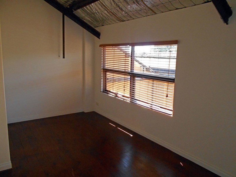 2/3 Harvest Road, North Fremantle WA 6159