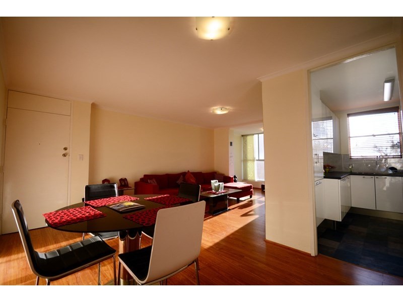 11/40 Pollard Street, Glendalough WA 6016