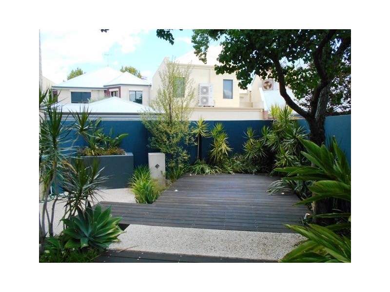 27 Tallow Tree Crescent, Subiaco WA 6008