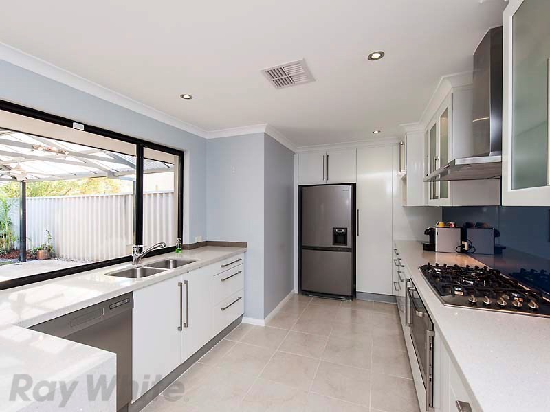 11 Honeyeater Circle, Wembley WA 6014