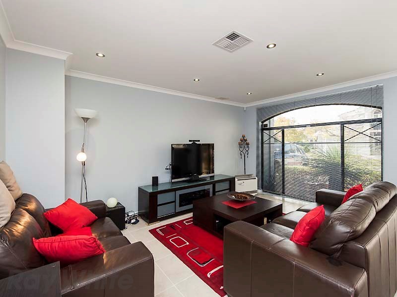 11 Honeyeater Circle, Wembley WA 6014