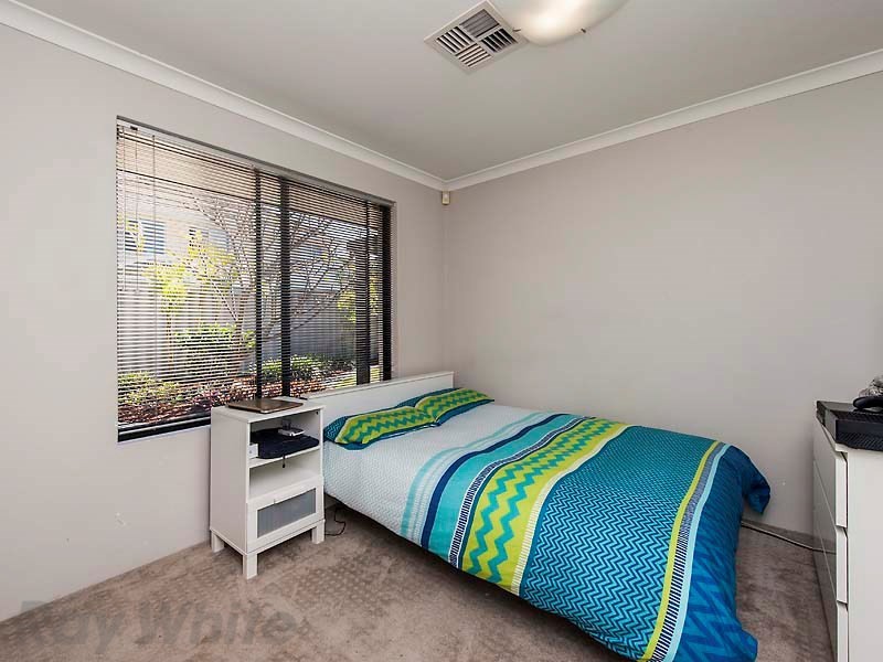 11 Honeyeater Circle, Wembley WA 6014