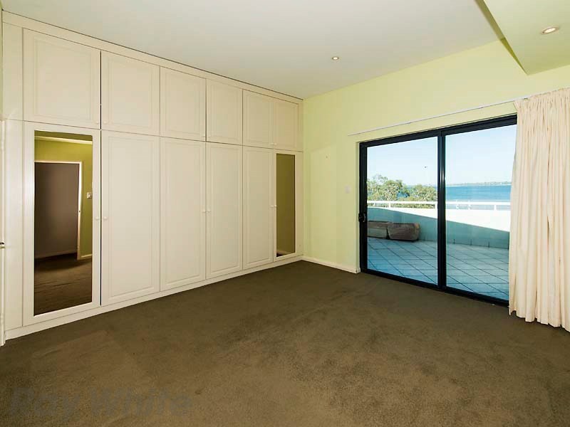 11/105 Melville Parade, Como WA 6152