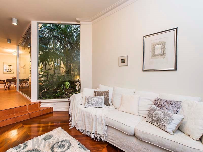 106 St Leonards Avenue, West Leederville WA 6007