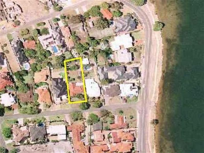 4 Dunvegan Road, Applecross WA 6153