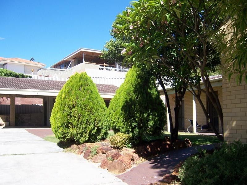 50 Aruma Way, City Beach WA 6015