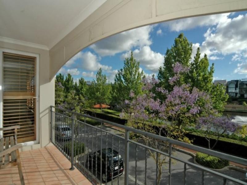 6 Juniper Bank Way, Subiaco WA 6008