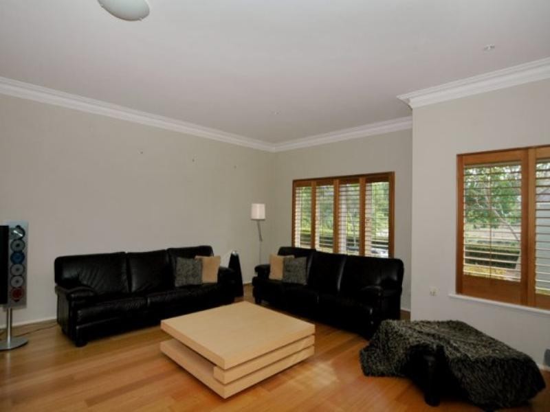 6 Juniper Bank Way, Subiaco WA 6008