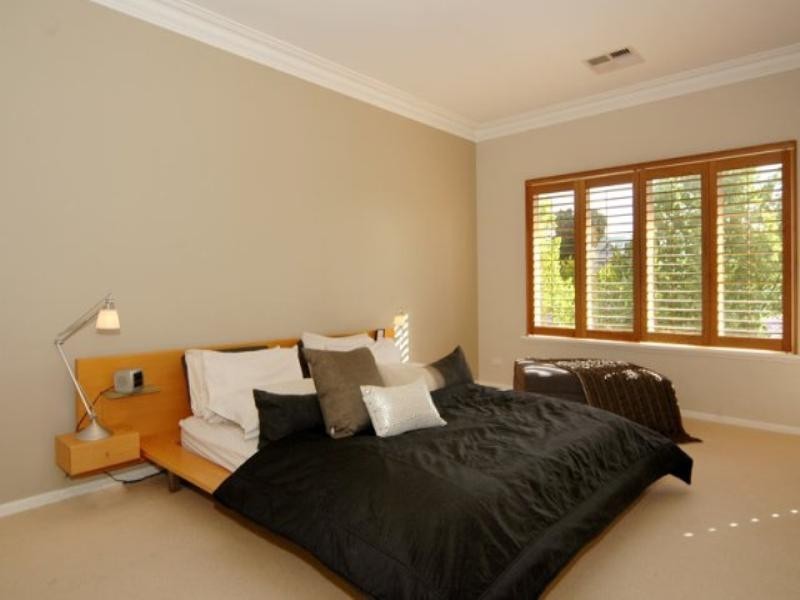 6 Juniper Bank Way, Subiaco WA 6008