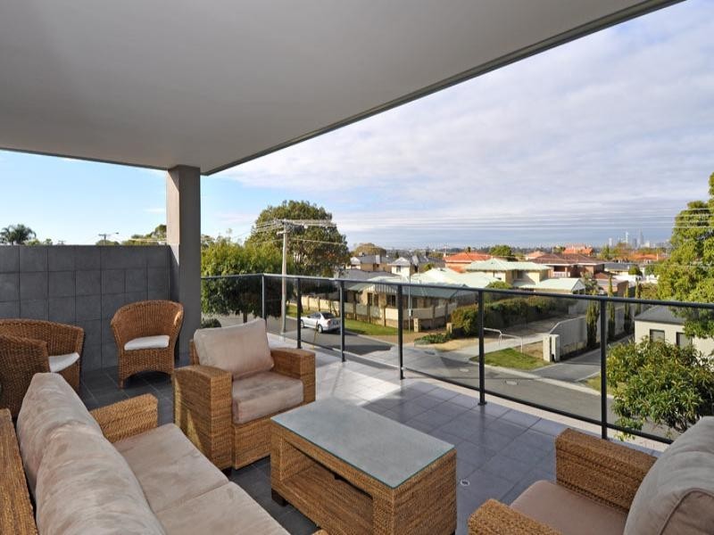 21b Tuart Street, Yokine WA 6060