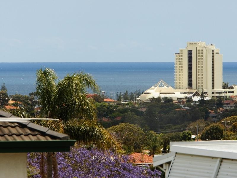 77 Paramatta Road, Doubleview WA 6018