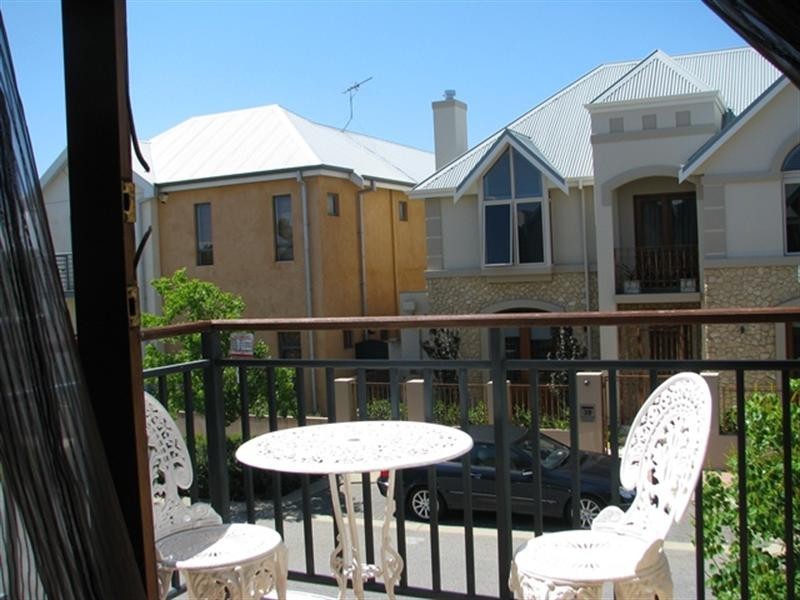 54 Coral Tree Avenue, Subiaco WA 6008