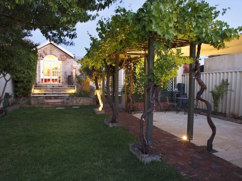 157 Hampton Road, South Fremantle WA 6162