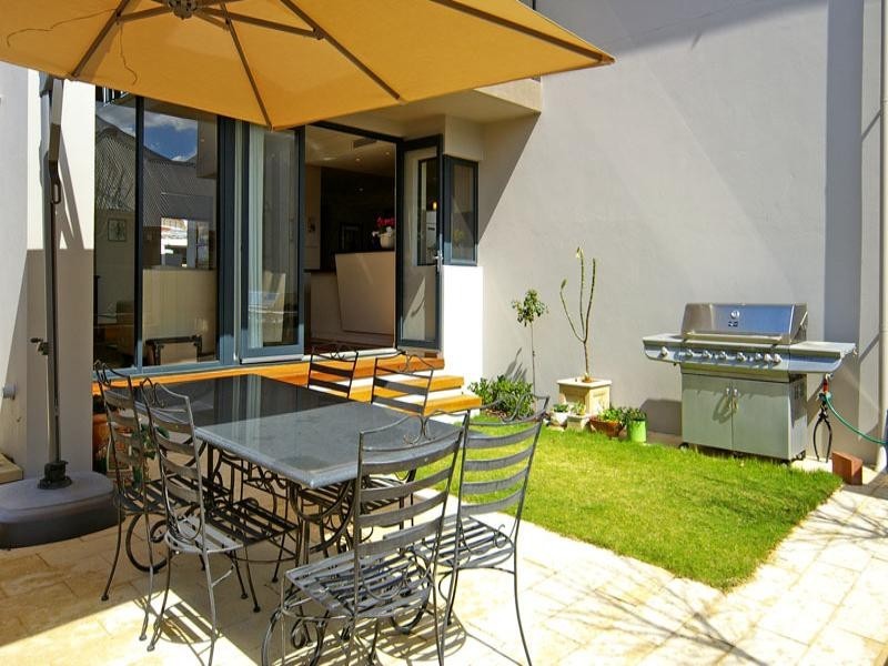 10 Trillo Road, Subiaco WA 6008