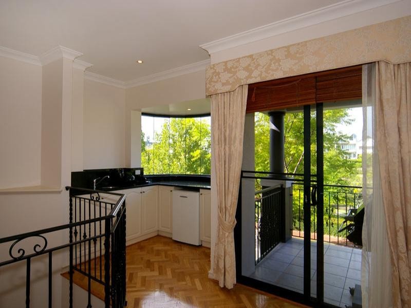 12 Juniper Bank Way, Subiaco WA 6008